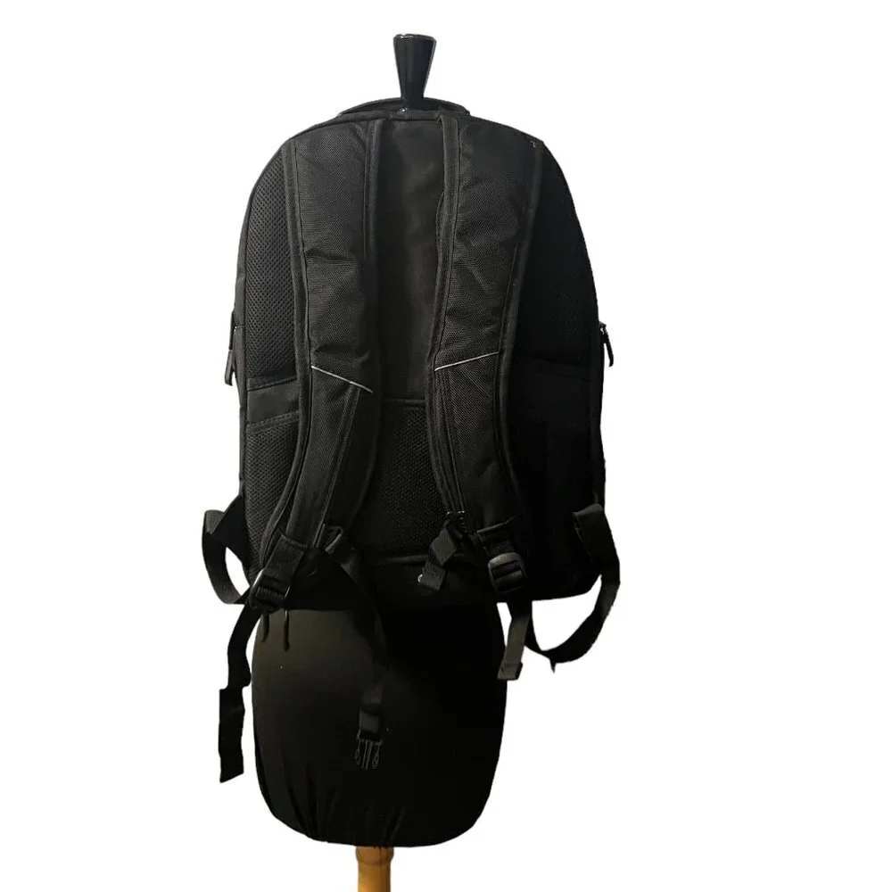 Kenneth Cole REACTION 